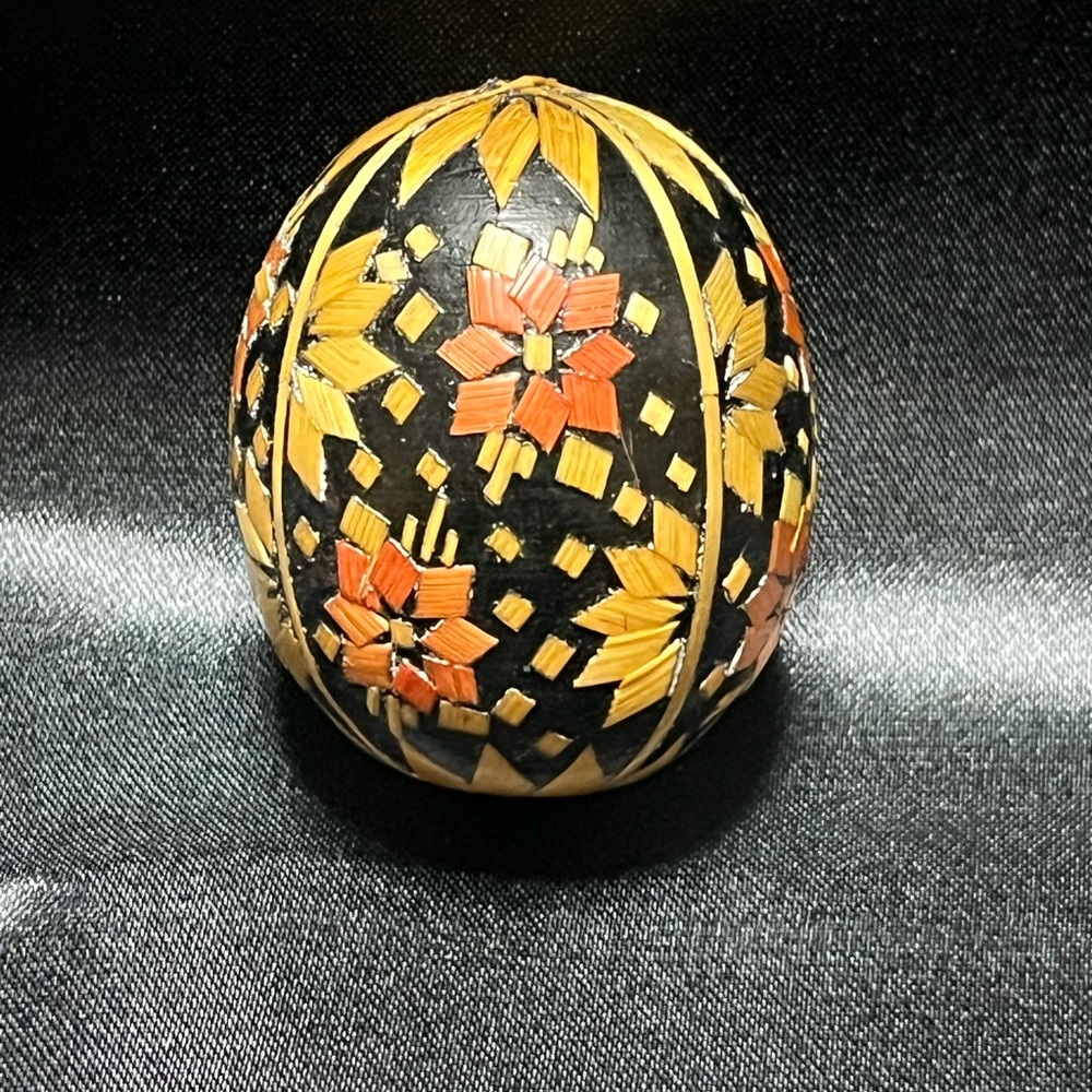 Straw Marquetry Multi Color Egg Czech with Stand